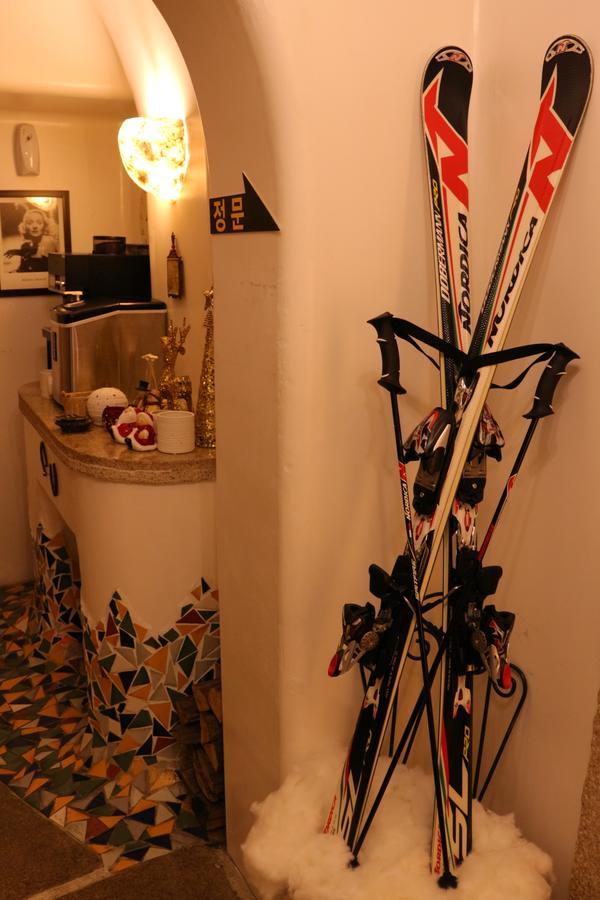 Hotel M Seoul Bagian luar foto